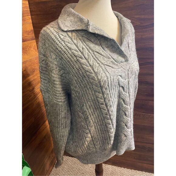 Time and Tru Gray Cable Knit V-Neck Collared Long Sleeve Sweater Size L (12-14) - Picture 3 of 9